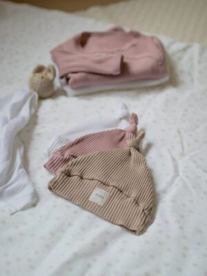 Czapeczka niemowlęca prążkowana- różne kolory O BABY